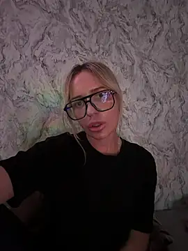 Snapshot of RaisaZaxarovna chatting on 06.14.26 RaisaZaxarovna online show from 06.14.26