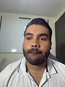 Snapshot of LucaLaurent chatting on 04.26.26 LucaLaurent online show from 04.26.26