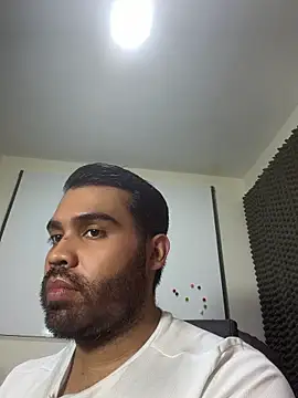 Snapshot of LucaLaurent chatting on 04.28.26 LucaLaurent online show from 04.28.26