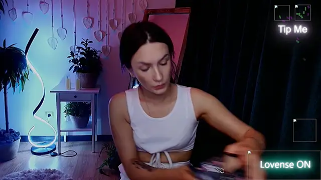 Snapshot of 1i1yfoxxx chatting on 05.15.26 1i1yfoxxx online show from 05.15.26