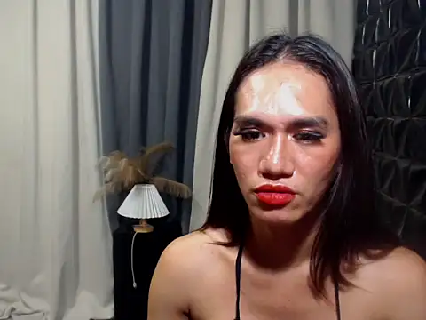 Snapshot of Queen_Haliyah chatting on 05.15.26 Queen Haliyah online show from 05.15.26