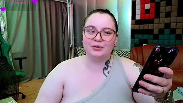 Snapshot of CatherineClaire chatting on 07.24.26 CatherineClaire online show from 07.24.26
