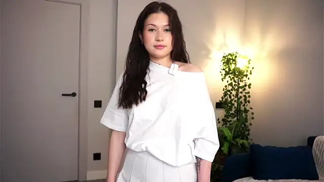 SaraSwartz online show from 04.22.26