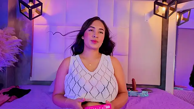 Snapshot of Violetta_rose_ chatting on 06.07.26 Violetta rose online show from 06.07.26
