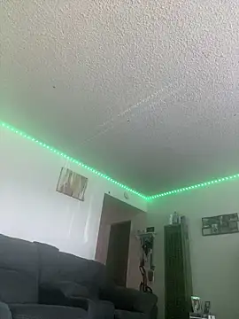 hughhefner10000 online show from 04.21.26