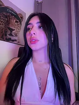 Snapshot of IsabellaNoir_ chatting on 04.28.26 IsabellaNoir online show from 04.28.26