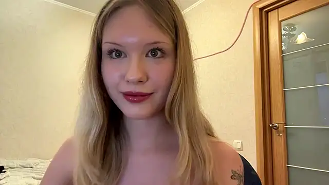 Snapshot of HoneyBlink chatting on 05.06.26 HoneyBlink online show from 05.06.26