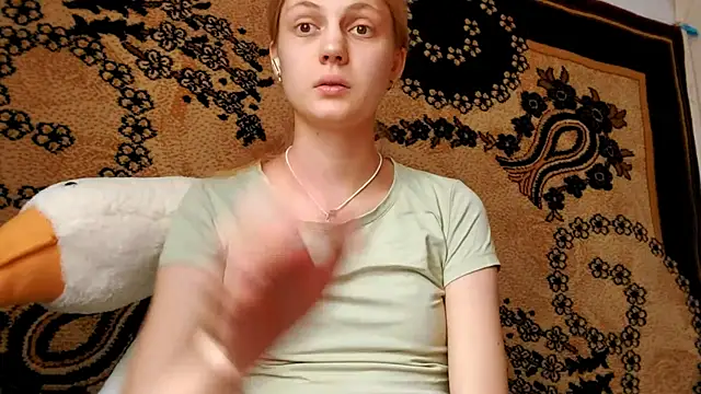 Snapshot of LunaLaday chatting on 06.22.26 LunaLaday online show from 06.22.26