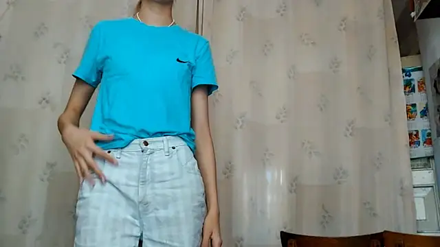 Snapshot of LunaLaday chatting on 06.25.26 LunaLaday online show from 06.25.26