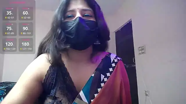 Snapshot of -Queenie chatting on 05.28.26 -Queenie online show from 05.28.26