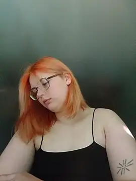 Snapshot of LoisFox chatting on 06.28.26 LoisFox online show from 06.28.26