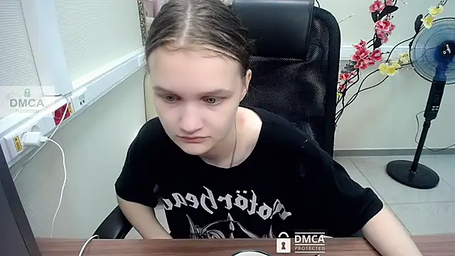 Snapshot of _donnaSia_ chatting on 07.17.26 donnaSia online show from 07.17.26