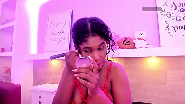 Snapshot of AlissonJamess chatting on 05.20.26 AlissonJamess online show from 05.20.26