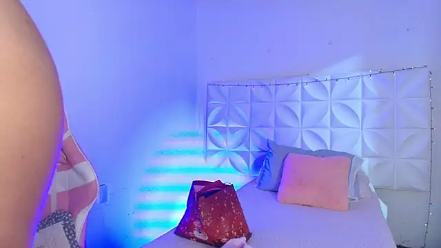 Snapshot of Ivonny_Goldie chatting on 06.19.26 Ivonny Goldie online show from 06.19.26