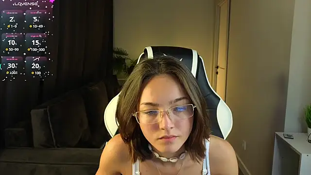 Snapshot of Leslie_Scott chatting on 07.05.26 Leslie Scott online show from 07.05.26