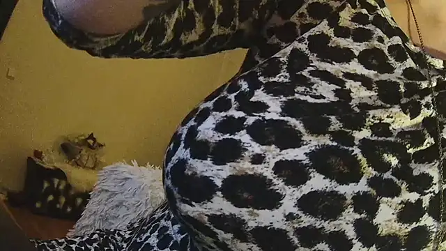 Snapshot of Divineblond chatting on 02.14.25 Divineblond online show from 02.14.25