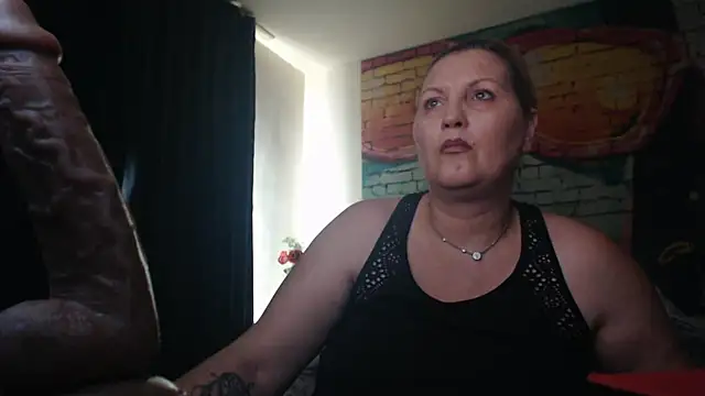 Snapshot of Divineblond chatting on 03.22.25 Divineblond online show from 03.22.25