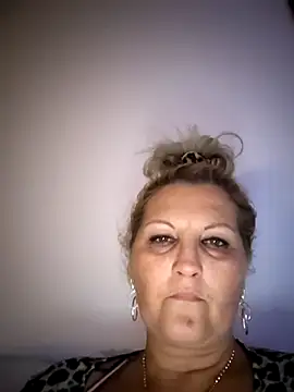 Snapshot of Divineblond chatting on 10.13.25 Divineblond online show from 10.13.25