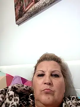 Snapshot of Divineblond chatting on 10.14.25 Divineblond online show from 10.14.25