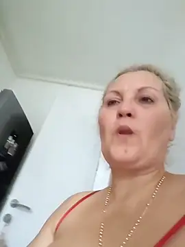 Divineblond online show from 11.12.25