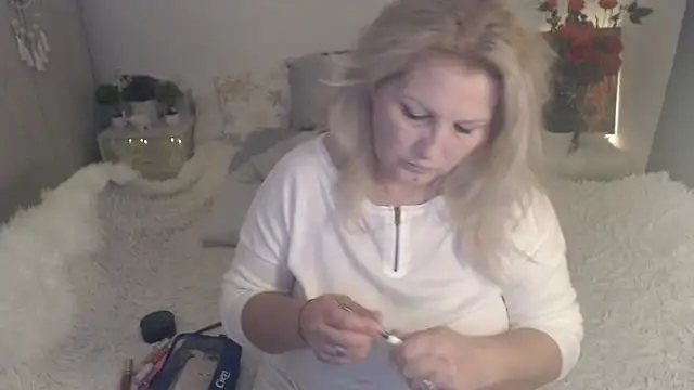 Divineblond online show from 02.23.26