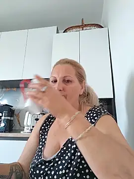 Divineblond online show from 05.11.26