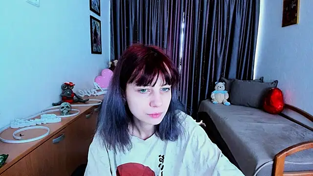 Snapshot of MiniLysii chatting on 06.03.26 MiniLysii online show from 06.03.26