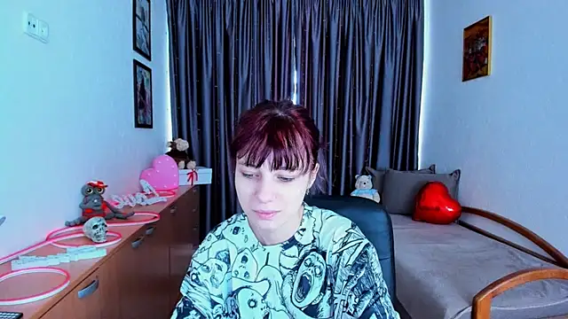 Snapshot of MiniLysii chatting on 06.04.26 MiniLysii online show from 06.04.26