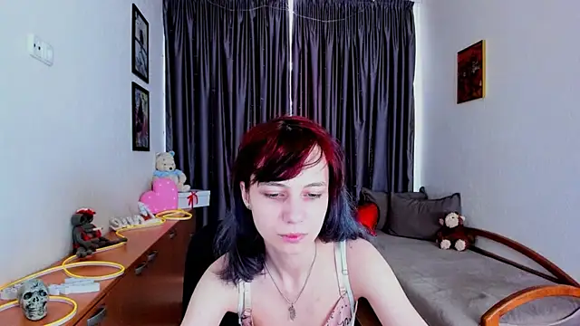 Snapshot of MiniLysii chatting on 06.27.26 MiniLysii online show from 06.27.26