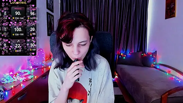 Snapshot of MiniLysii chatting on 07.10.26 MiniLysii online show from 07.10.26