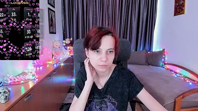 Snapshot of MiniLysii chatting on 07.17.26 MiniLysii online show from 07.17.26