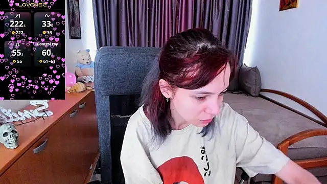 Snapshot of MiniLysii chatting on 07.24.26 MiniLysii online show from 07.24.26