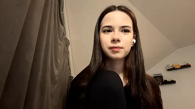 Snapshot of JoellaGrode chatting on 05.13.26 JoellaGrode online show from 05.13.26