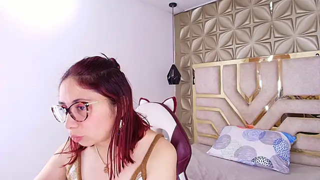 Snapshot of stephaniesun_ chatting on 06.23.26 stephaniesun online show from 06.23.26