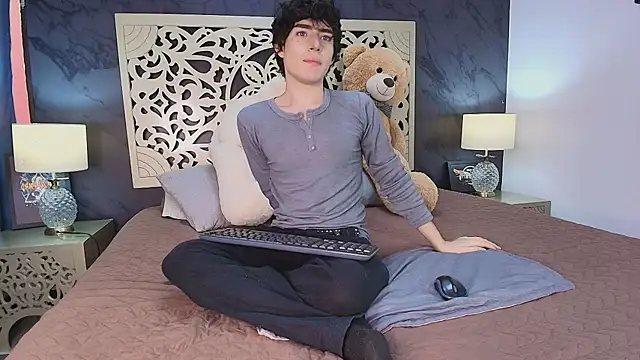 Snapshot of DemonFoxx chatting on 04.30.26 DemonFoxx online show from 04.30.26