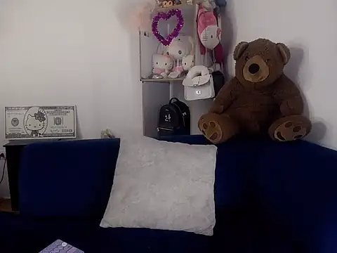 Snapshot of Emybbyx chatting on 06.14.26 Emybbyx online show from 06.14.26