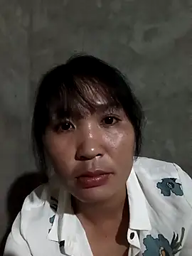 Snapshot of Beola-mi chatting on 04.23.26 Beola-mi online show from 04.23.26