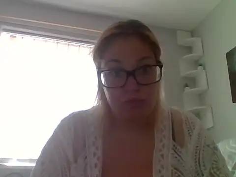 SecretRavenXO online show from 06.05.26