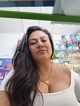 Snapshot of roxana_sexy_2026 chatting on 05.31.26 roxana sexy 2026 online show from 05.31.26
