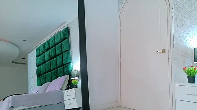 Snapshot of Elektradoll1 chatting on 05.26.26 Elektradoll1 online show from 05.26.26