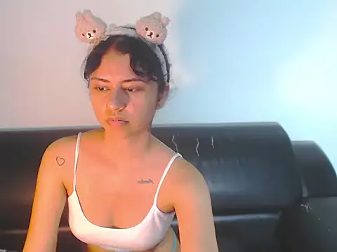 Snapshot of BellaLuxxs chatting on 05.16.26 BellaLuxxs online show from 05.16.26