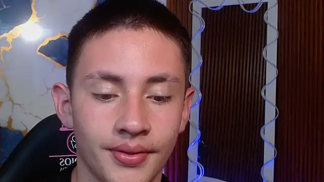 Snapshot of Andres_Tay chatting on 05.07.26 Andres Tay online show from 05.07.26