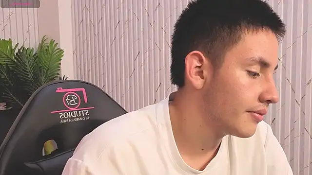 Snapshot of Andres_Tay chatting on 05.28.26 Andres Tay online show from 05.28.26
