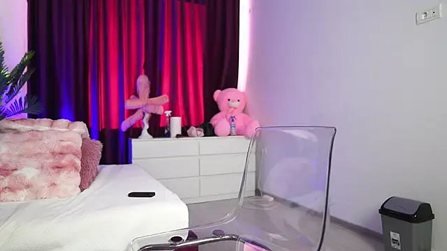 Snapshot of isLucyCherry chatting on 05.12.26 isLucyCherry online show from 05.12.26