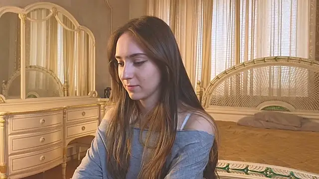 LoreCafasso online show from 04.28.26