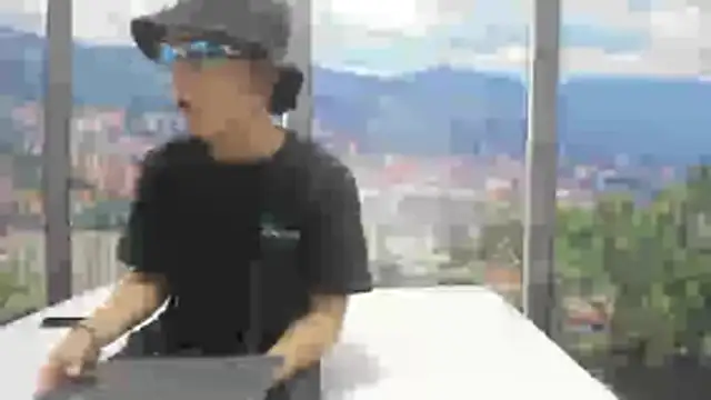 Snapshot of AxelAndCloe chatting on 06.20.26 AxelAndCloe online show from 06.20.26