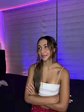 Snapshot of Bella_dannbond chatting on 06.24.26 Bella dannbond online show from 06.24.26