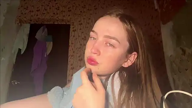 Snapshot of Chloooee chatting on 05.12.26 Chloooee online show from 05.12.26