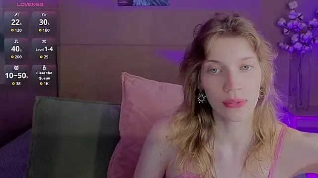 Snapshot of Emily_Cartex chatting on 07.19.26 Emily Cartex online show from 07.19.26