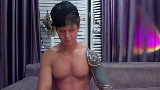 Snapshot of MarcoErra chatting on 05.29.26 MarcoErra online show from 05.29.26
